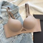 Cutout Seamless Bra - Image 2